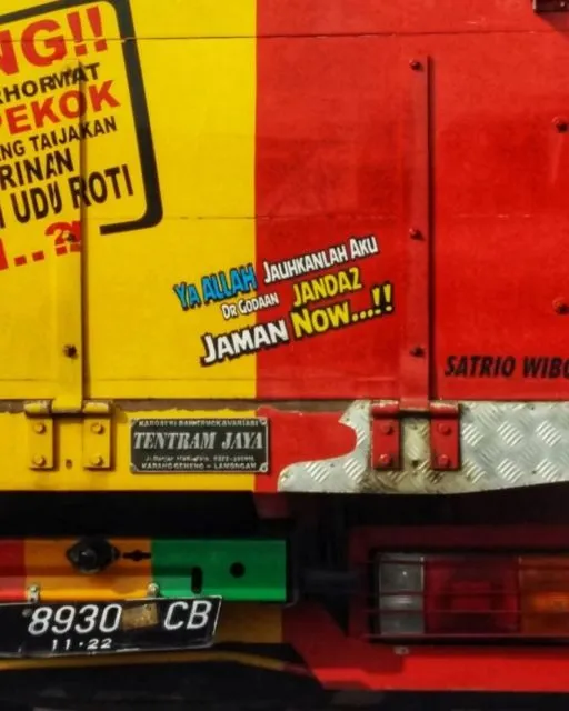 11 Stiker Kocak Truk ini Wakili Keresahan Istri. Sengaja Ditempel, biar Suami Nggak Macam-Macam! 16