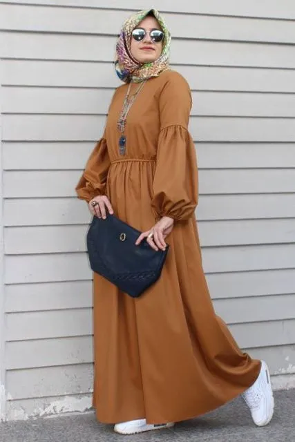 Selain Hitam, Ada 8 Gamis Bernuansa Cokelat yang Nggak Kalah Netral. Wajib Coba! 14