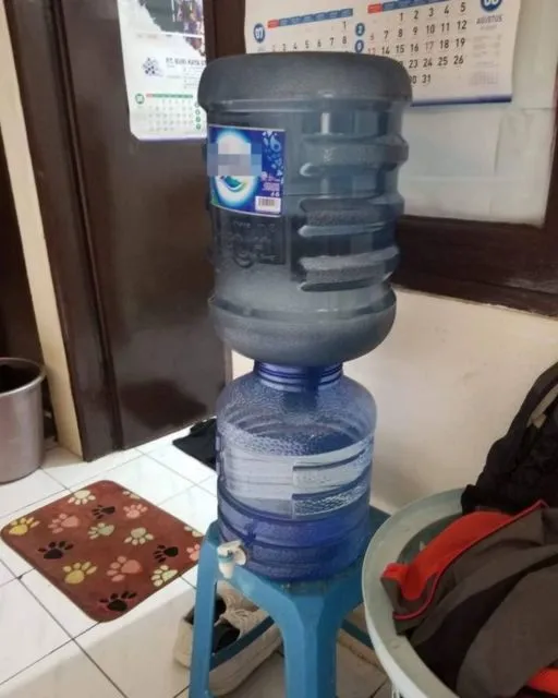 Kocaknya 11 Pemanfaatan Dispenser ini Bikin Nyengir Kuda. Idenya Out of The Box Banget, Bun~ 19