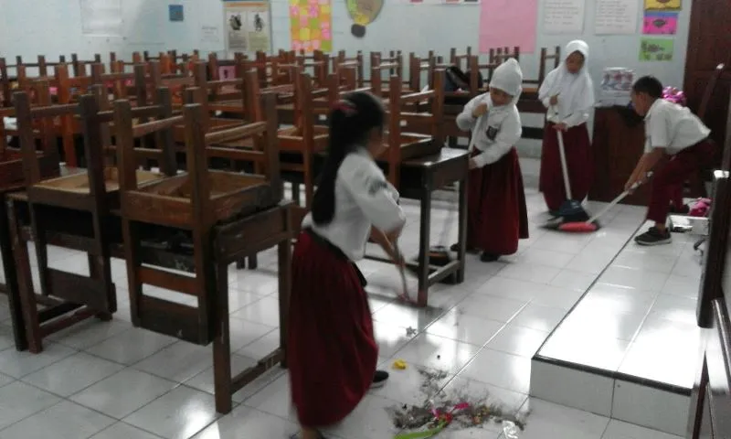Tingkat Kerajinan Anak SD Ketika Dapat Jatah Piket. Kamu Dulu Termasuk yang Mana nih? 8