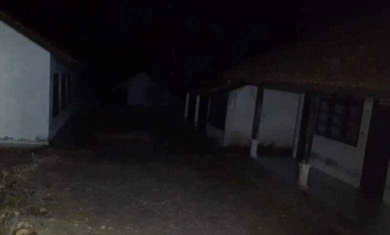 Dilema Nganterin Teman Kencing Tengah Malam Saat KKN di Desa. Situasi Serba Salah nih :( 7