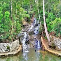 #DiIndonesiaAja-Segarnya Mandi di Air Terjun Tabur, Wisata Asri di Kaki Gunung Kota Batulicin