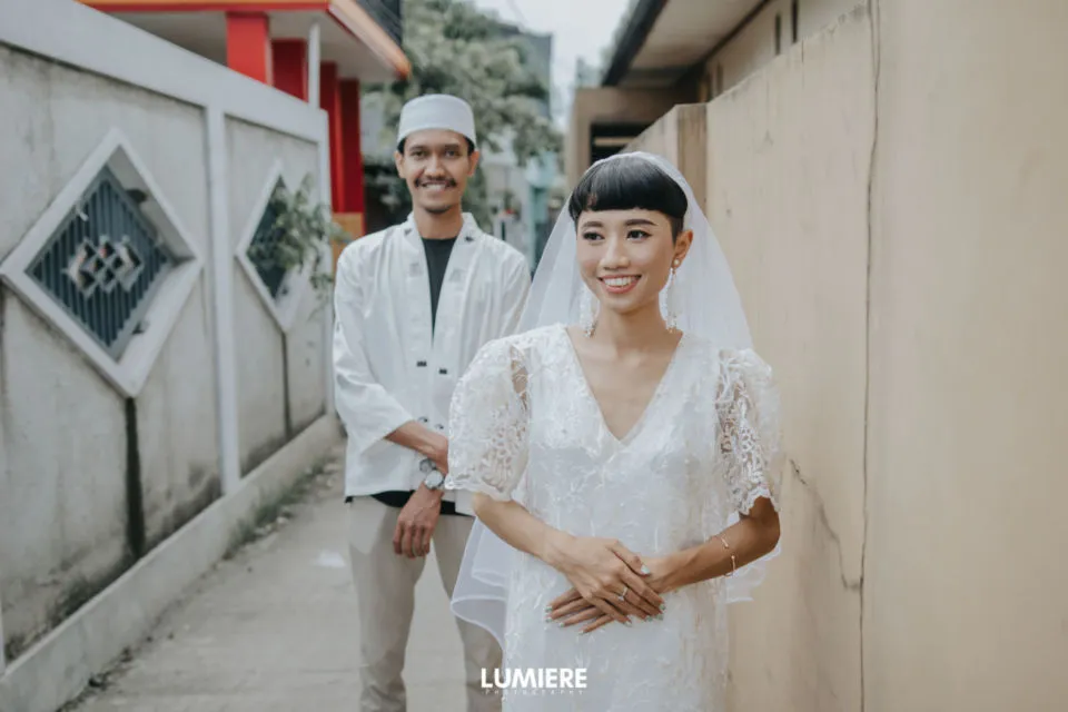 Viral Pernikahan Santai ala Reza dan Cica. Baju Jahit Sendiri dan Pakai Sandal Gunung On Point! 6