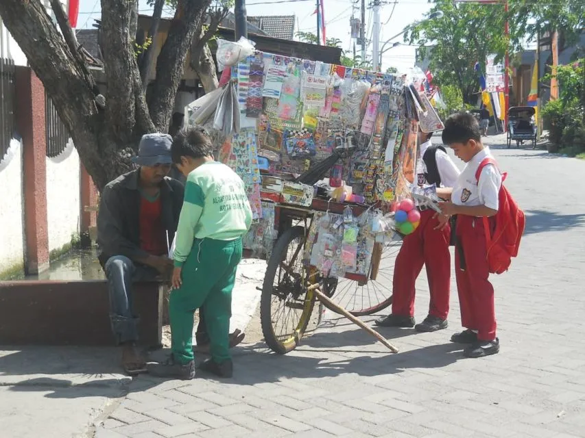 Misteri Kacamata 3D Zaman Kecil. Udah Tahu Nggak Berguna, tapi Tetap Aja Masih Dibeli! 6
