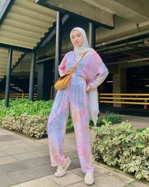 Kumpulan Gaya Para Cewek di TikTok yang Modis Hingga Nyeleneh. Mana Nih Favoritmu? 18