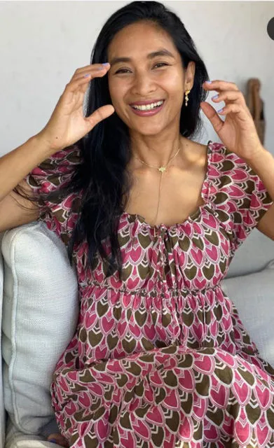 Potret Kalem Happy Salma; Aktris Legendaris yang Gayanya Cantik Jelita 10