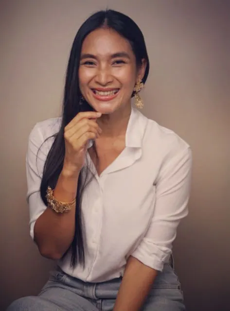 Potret Kalem Happy Salma; Aktris Legendaris yang Gayanya Cantik Jelita 9