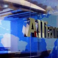 Konsisten Luncurkan Beragam Program Perlindungan, Allianz Indonesia Raih Penghargaan ‘Insurance Initiative of the Year’ 