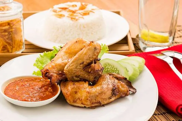 5 Resep Ayam Pop Khas Padang yang Lembut dan Gurih. Bisa Jadi Menu Diet atau Digoreng Krispi 8