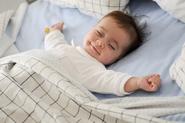 Kenapa Ya Bayi Bisa Tersenyum Saat Tidur? Simak Fakta dan Penjelasan Medisnya! 6