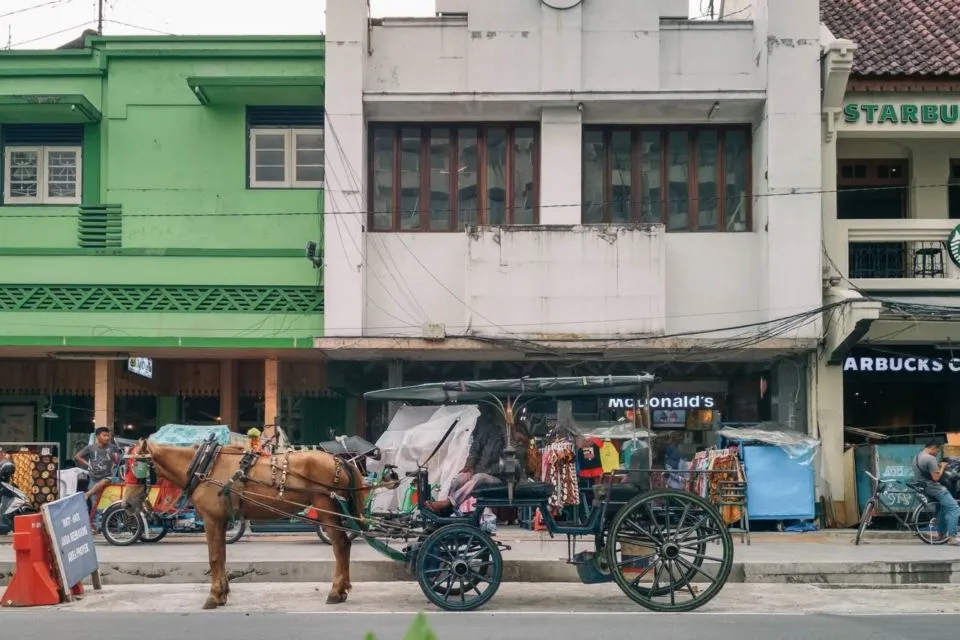 Uji Coba Kawasan Pejalan Kaki, Malioboro Ditutup bagi Kendaraan Bermotor. PKL Keluhkan Omzet Turun 5