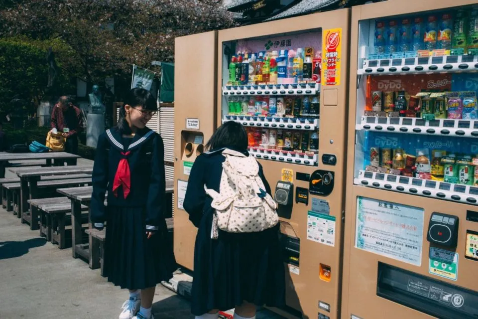 Pernah Beli Sesuatu yang Unik di Mesin Jual Otomatis? Inilah Fakta Vending Machine yang Perlu Kamu Tahu 9