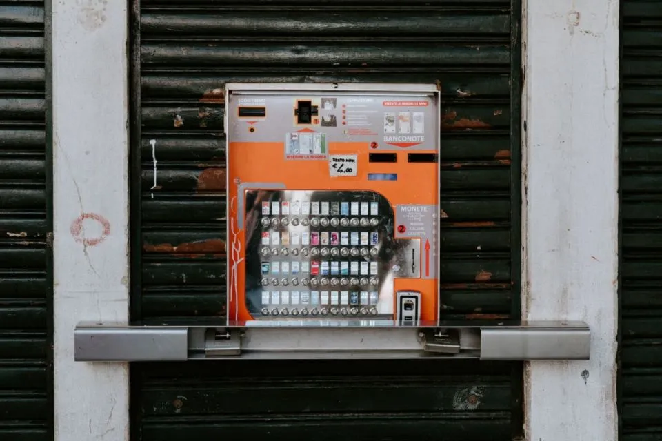Pernah Beli Sesuatu yang Unik di Mesin Jual Otomatis? Inilah Fakta Vending Machine yang Perlu Kamu Tahu 7