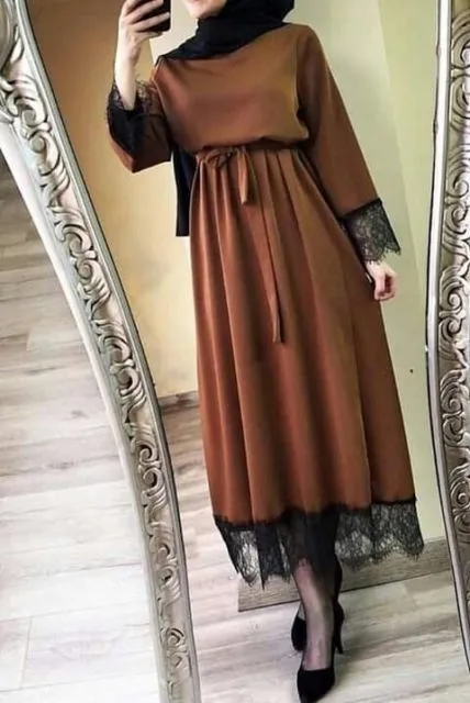 Selain Hitam, Ada 8 Gamis Bernuansa Cokelat yang Nggak Kalah Netral. Wajib Coba! 10
