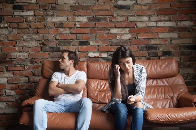 7 Suka Duka Menikahi si Pendiam yang Katanya Cool. Sweet, Tapi Ya Gitu deh~ 13