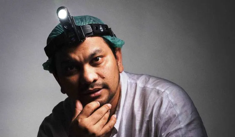 10 Artis yang Ternyata juga Berprofesi sebagai Dokter. Udah Tahu? 11