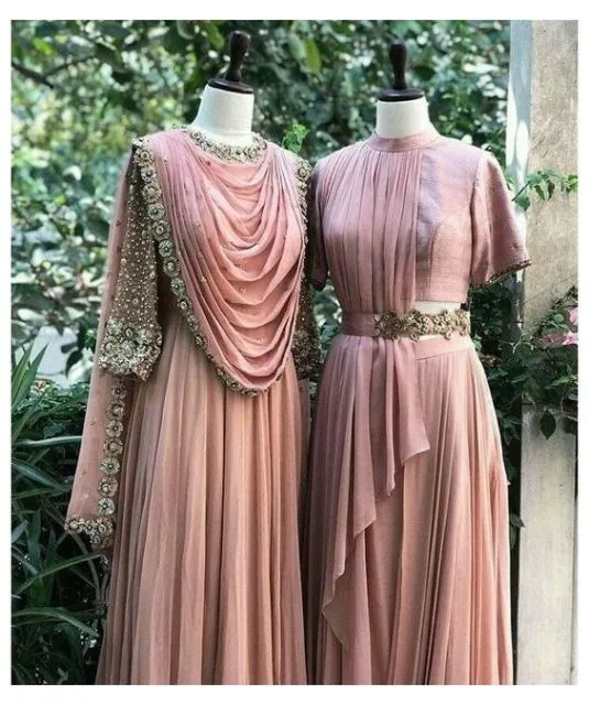 Khusus Buat Pecinta Gaya Feminin, Ini Pesona Kebaya Merah Muda yang Desainnya Elegan! 10