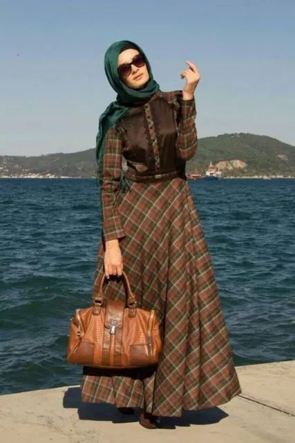 Selain Hitam, Ada 8 Gamis Bernuansa Cokelat yang Nggak Kalah Netral. Wajib Coba! 12