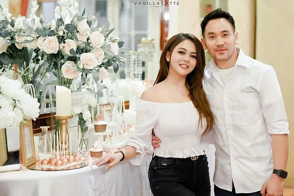 Sukses di Dunia Hiburan, ini 10 Artis yang Ternyata juga Punya Pengalaman Jadi Pekerja Kantoran 14