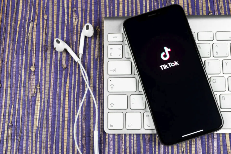 Intip Algoritma TikTok yang Bisa Bikin Konten Jualanmu Viral. Jualan di Platform ini? Bisa~ 4