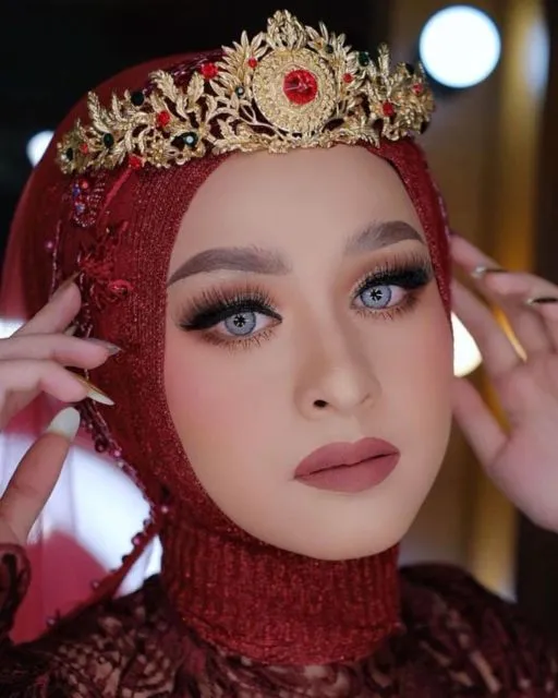 12 Ide Headpiece Cantik untuk Hijab Pernikahan. Dari yang Ekstra sampai yang Elegan! 21
