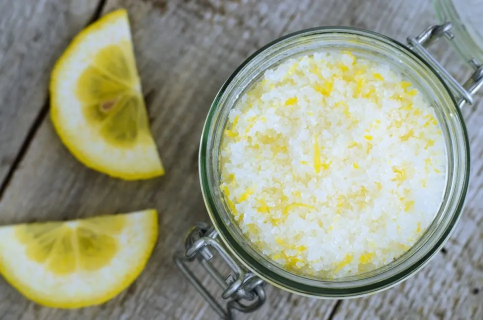 7 Cara Menghilangkan Bau Badan dengan Perawatan Alami. Sungguh Wangi! 9 cara menghilangkan bau badan