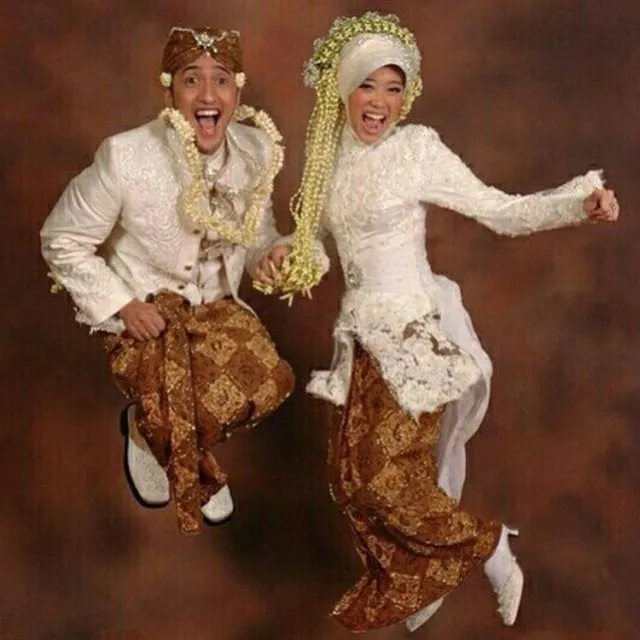 5 Ciri Khas Tren Pernikahan Tahun 2000-an. Begini tuh Udah Mewah Banget lo Rasanya~ 8