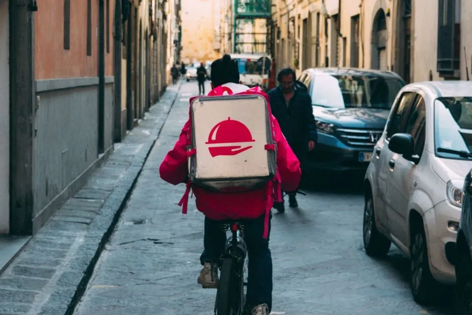 Deretan Pahlawan yang Berjuang Begitu Hebat Selama Pandemi, Usahanya Perlu Kita Hargai 12