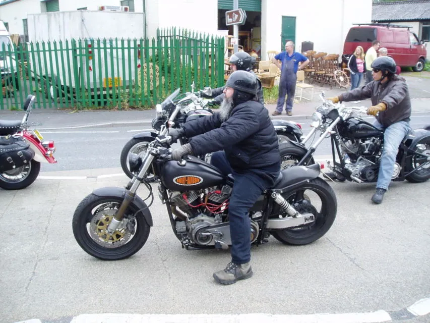 5 Kendaraan Prioritas yang Harus Didahulukan Menurut Undang-Undang. Konvoi Klub Motor Termasuk Nggak? 10
