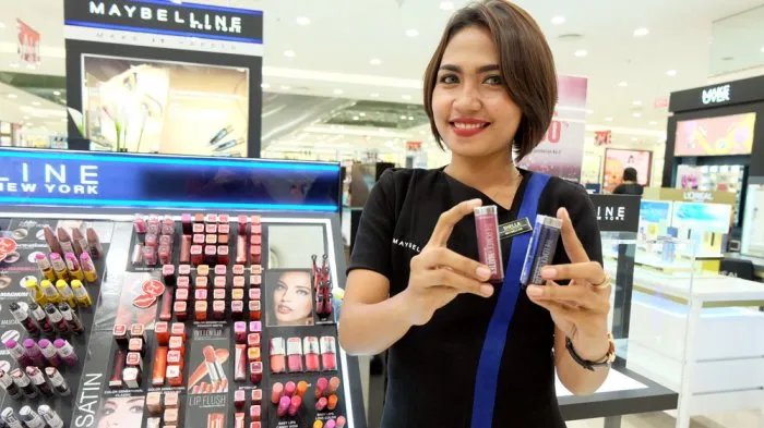 Ciri Khas 10 SPG Kosmetik di Indonesia. Kamu Paling Hafal yang Mana Nih? 14