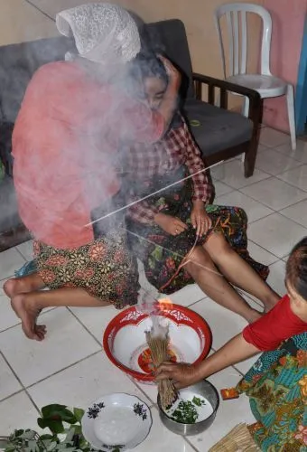 Mengulik 5 Tradisi Kelahiran Bayi dari Berbagai Daerah di Indonesia. Ada Tradisi Moana Juga~ 10