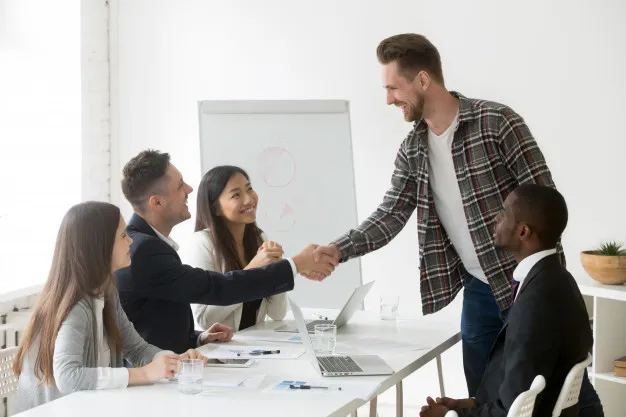 Pebisnis Pakai Barang Mewah yang Mahalnya di Luar Nalar, Buat Gengsi doang atau Strategi Jualan? 6