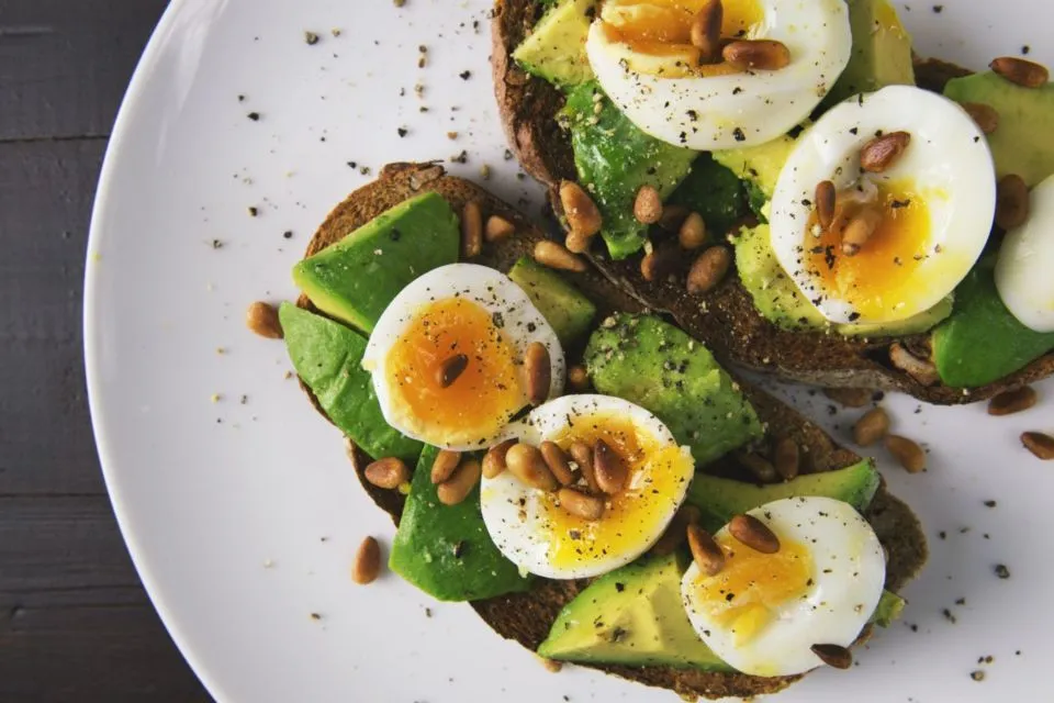 7 Cara Diet Alami Minim Effort yang Nggak Ngoyo. Tanpa Terasa, Bobotmu Sudah Turun Dua Kilo 9