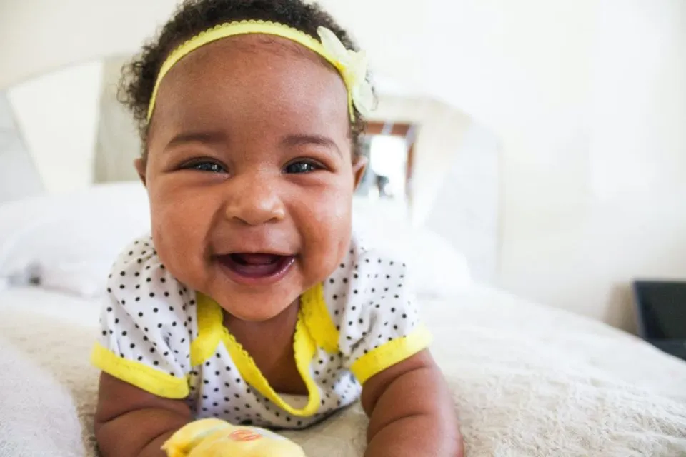 8 Makna Mimik Wajah Bayi yang Sering Sulit Diartikan. Antara Bosan atau Marah, Tipis Aja Bedanya 9