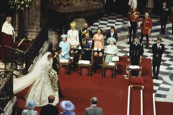 10 Protokol Royal yang Didobrak Putri Diana. Dari Urusan Pertunangan, Nikah hingga Cara Asuh Anak 13