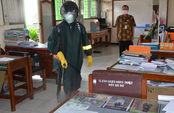 5 Hal yang Mungkin Bakal Terjadi Jika Sekolah Jadi Masuk di Awal Tahun 2021. Udah Siap? 10
