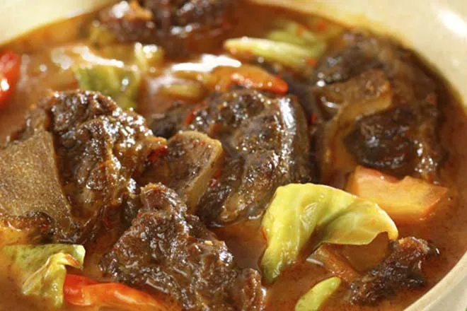 Aneka Resep Sop Buntut dari yang Sederhana Sampai Ala Hotel Bintang Lima. Kamu Bisa Buat juga! 8