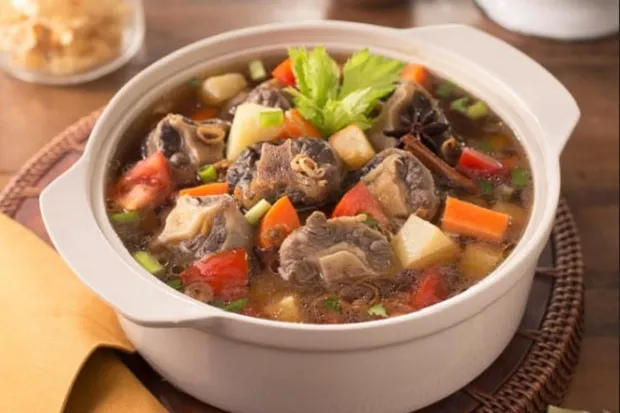Aneka Resep Sop Buntut dari yang Sederhana Sampai Ala Hotel Bintang Lima. Kamu Bisa Buat juga! 7