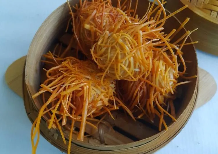 7 Resep Gorengan dari Kulit Pangsit. Tinggal Gulung Lalu Cemplang-Cemplung ke Minyak Panas 14