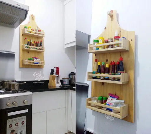 8 Ide Rak Bumbu Dapur yang Dipasang di Dinding. Modelnya Nyentrik dan Nggak Menuh-menuhin 16