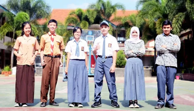 Salah Seragam Adalah Kekeliruan yang Lumrah bagi Anak Sekolah. Semua Pasti Pernah Mengalami 7