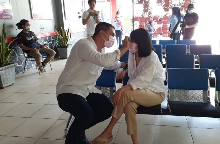 Mulai Jalani Masa Kurungan Penjara, Vanessa Angel Diantar Suami dan Bayinya ke Rutan Pondok Bambu 2