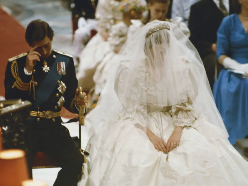10 Fakta Mengejutkan dari Gaun Pernikahan Putri Diana. Detail Mewah 'Rahasia' Hingga Total Harga 18