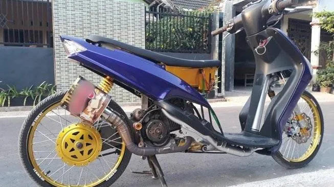 11 Modifikasi Knalpot Motor yang Nyeleneh Banget. Baru Lihat Aja Udah Sebal, Apalagi Dengar Suaranya! 16