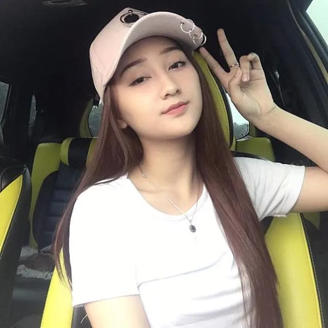 Kumpulan Gaya Para Cewek di TikTok yang Modis Hingga Nyeleneh. Mana Nih Favoritmu? 12