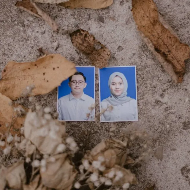 Foto Buku Nikah: Syarat, Ketentuan & Background yang Benar 8