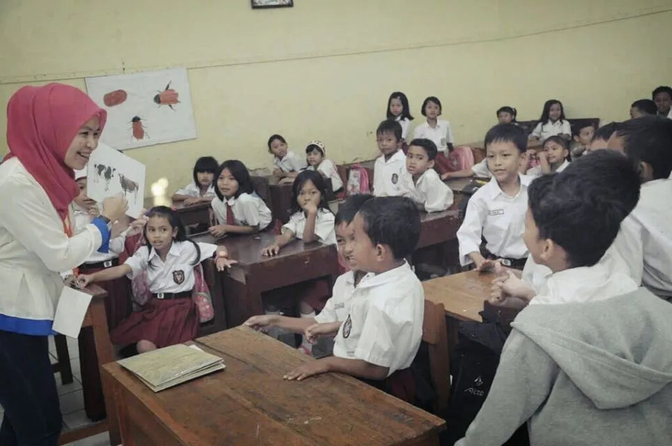 Ikut Kakak Masuk Sekolah Zaman TK dan SD, Momen Paling Mendebarkan! 5