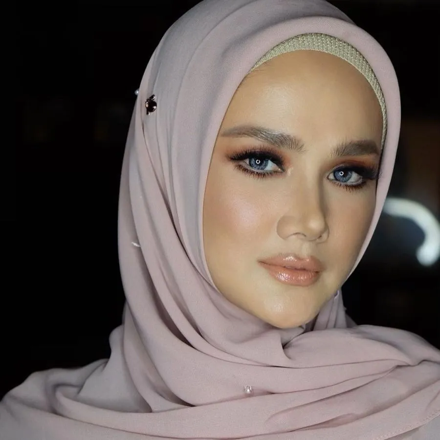 Karena Berbagai Alasan, 8 Artis ini Sempat Vakum dari Instagram. Terbaru Aurel Hermansyah 10