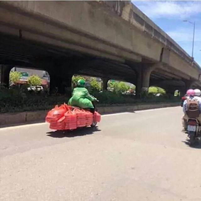 11 Bukti Bahwa Driver Ojol Adalah Manusia Serba Bisa, Setia Kawan, dan Ada di Mana-Mana. Gokil! 17