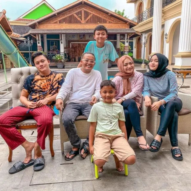 Minta Anak-Anak Sule Perhatikan Adik Tiri Mereka, Teddy: Kalau Bisa Ditengok atau Video Call 4